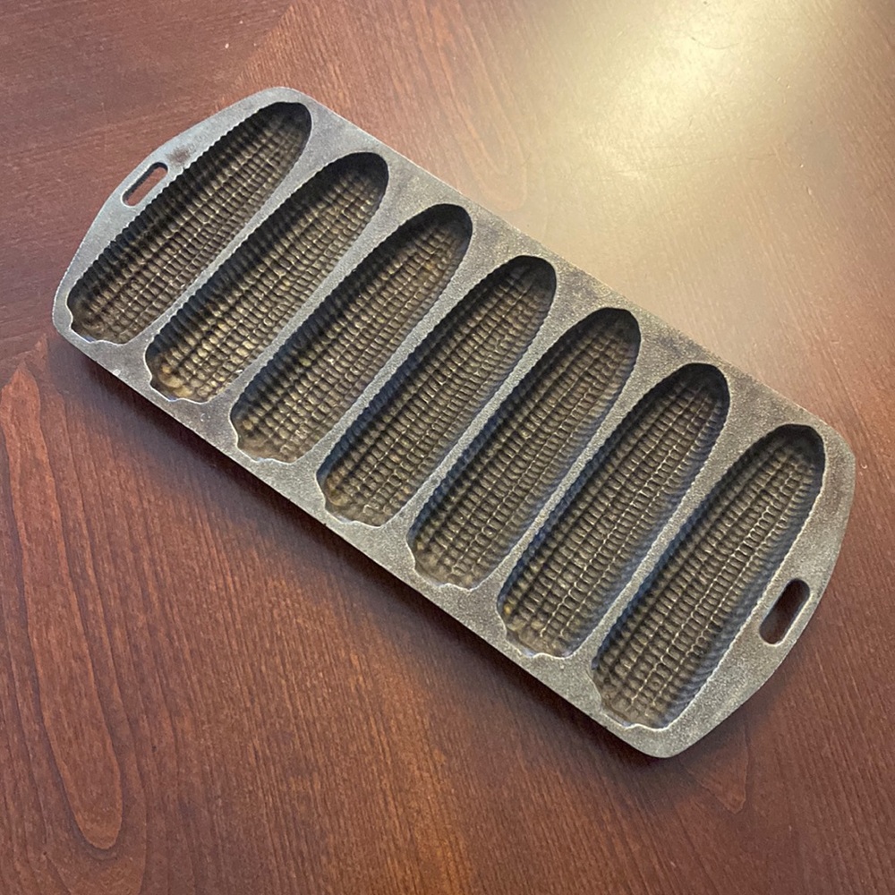 Vintage cast iron corn bread pan